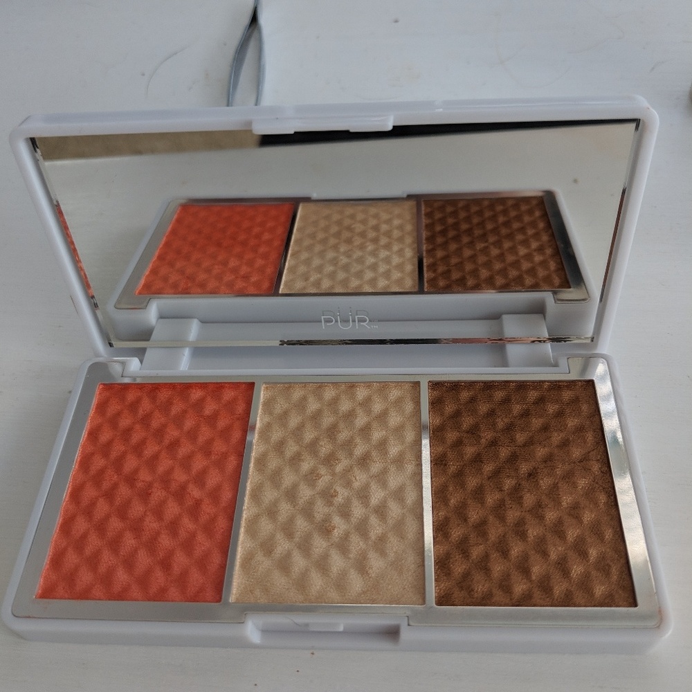 PUR Cosmetics Bronze and Brighten Palette